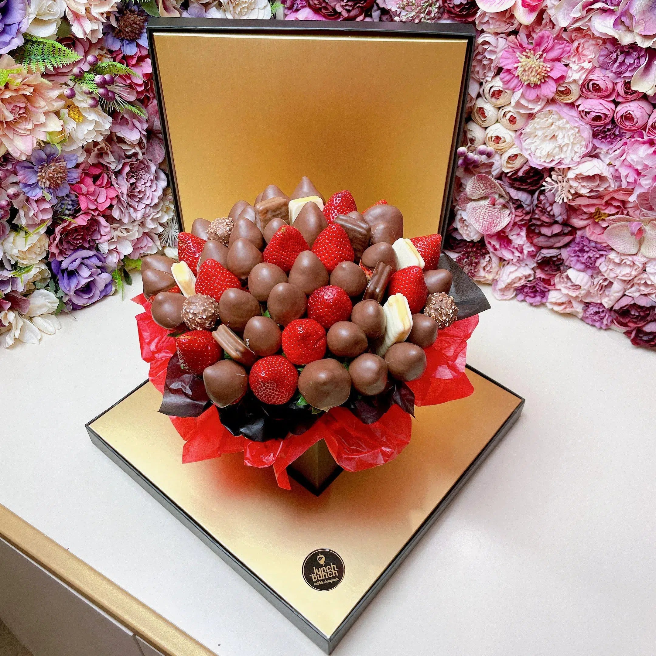 Christmas chocolate strawberry bouquet, chocolate bouquet adelaide same day delivery, milk chocolate bouquet , strawberries bouquet