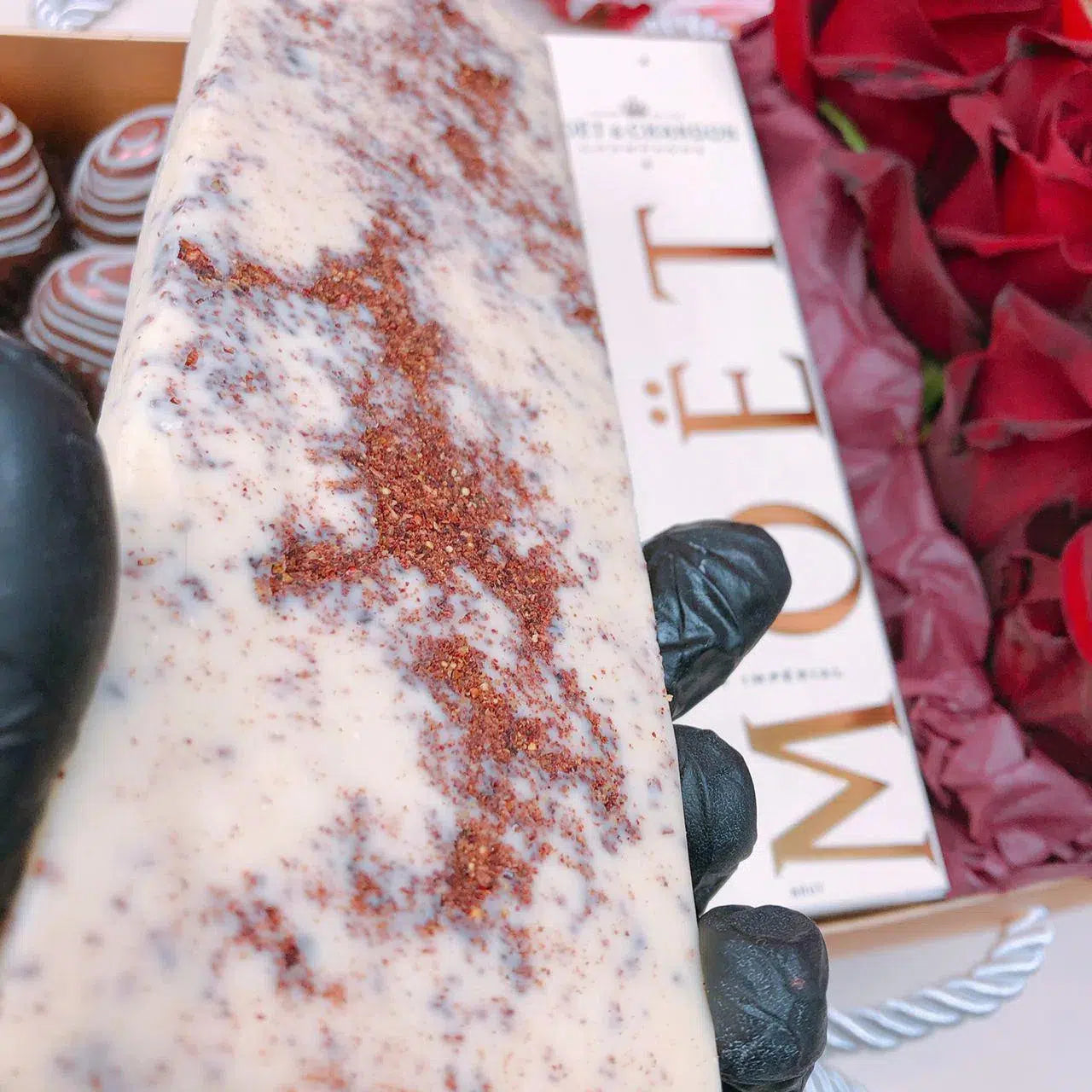 Personalise chocolate sent for Father's Day it's a perfect gift for your Men