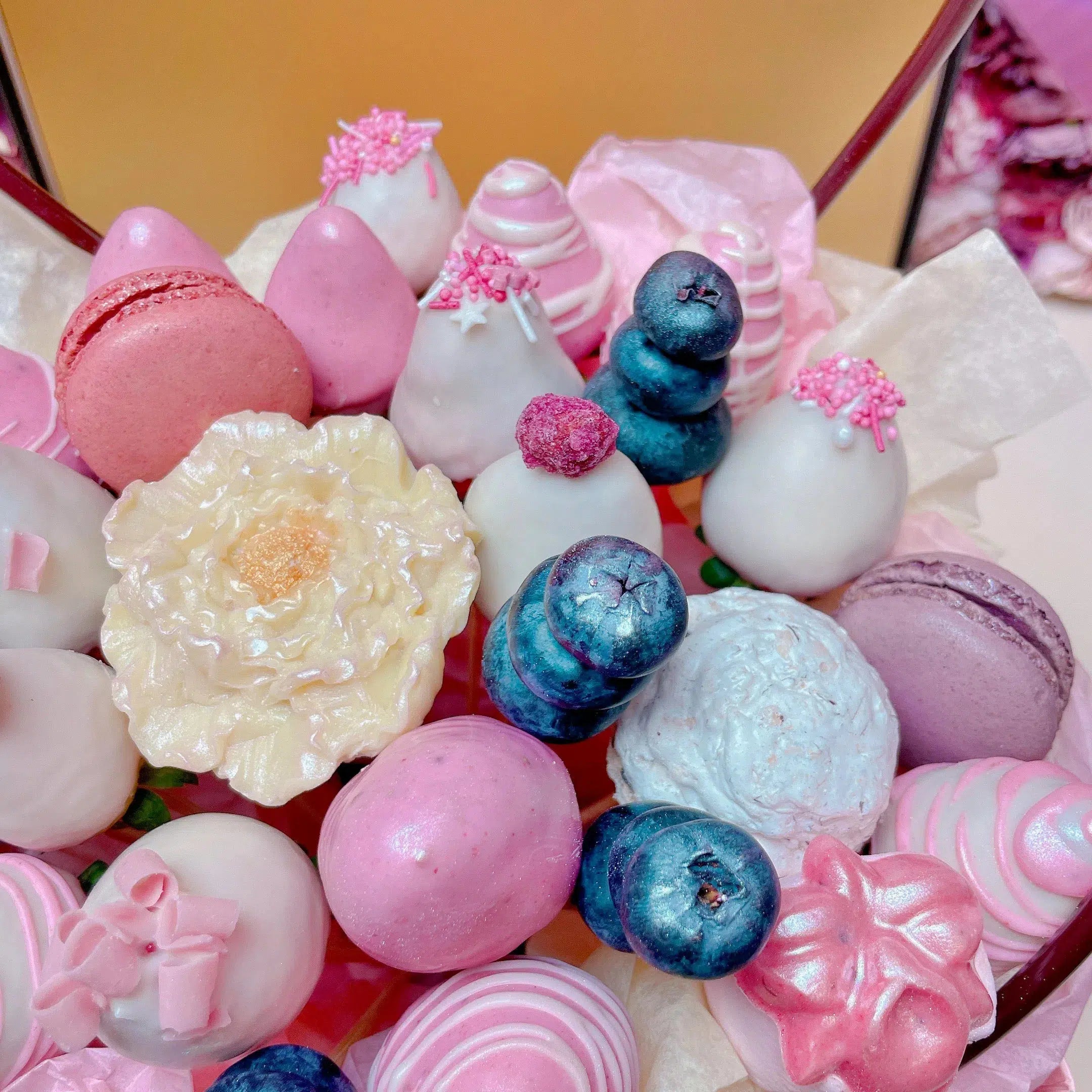 fresh fruits and berries hamper
