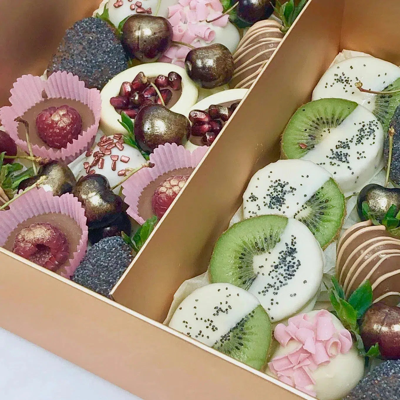 Mixed Chocolate Fruits & Berries Gift Hamper chocolate fruits and berries treat box
