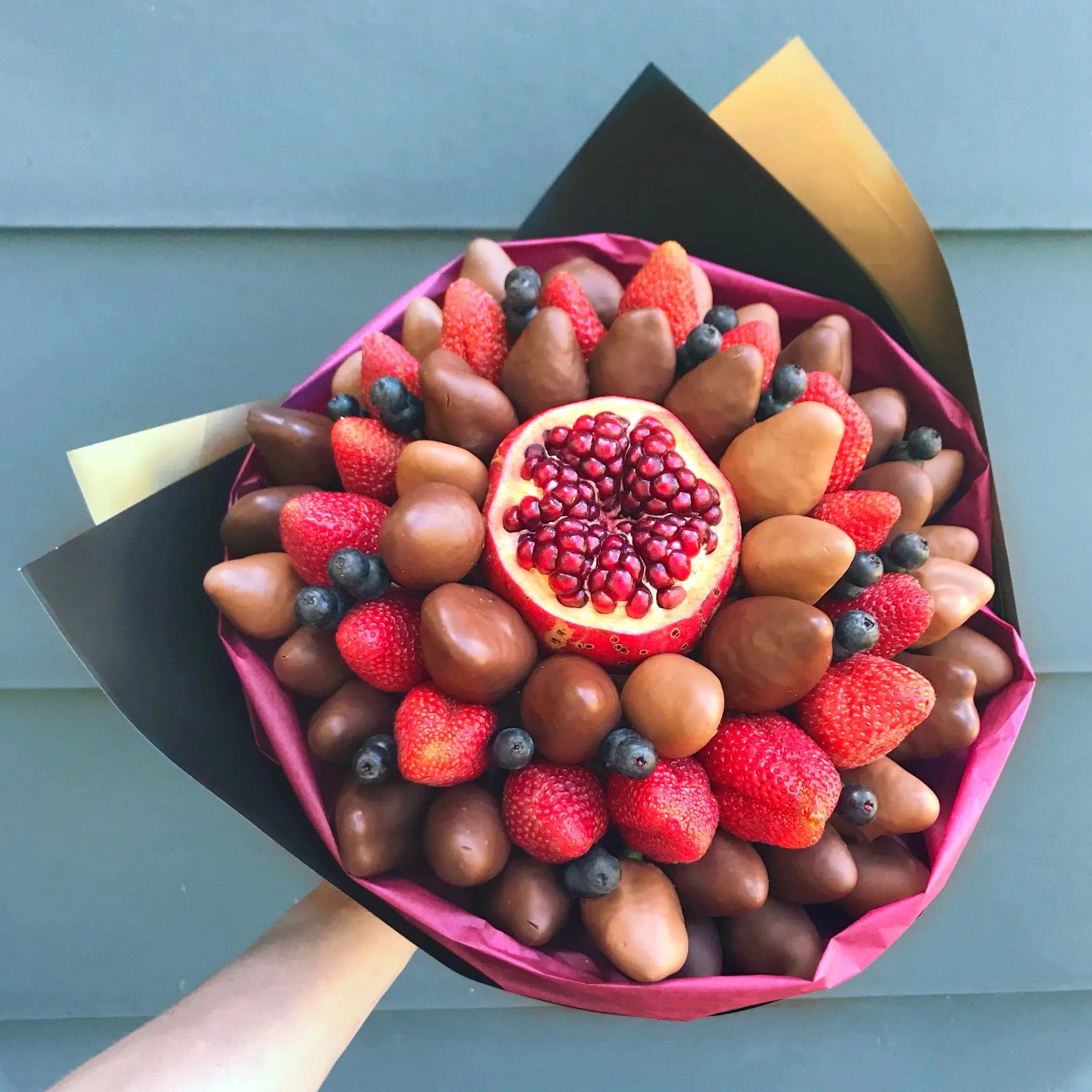 Chocolate covered strawberries, Edible Bouquet Adelaide, hamper box adelaide, adelaide gift delivery, sweet blooms edible flowers, sweet bouquet