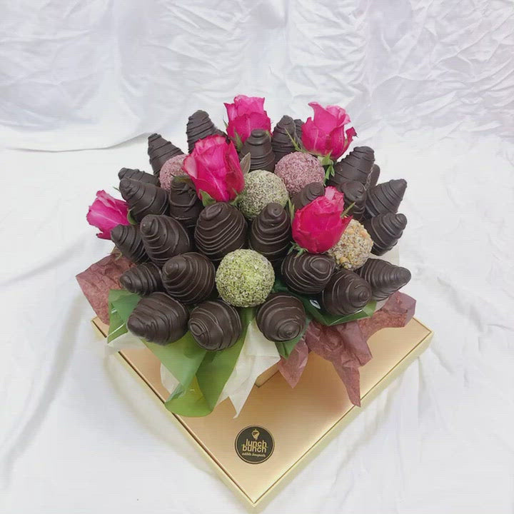 Vegan chocolate strawberry bouquet