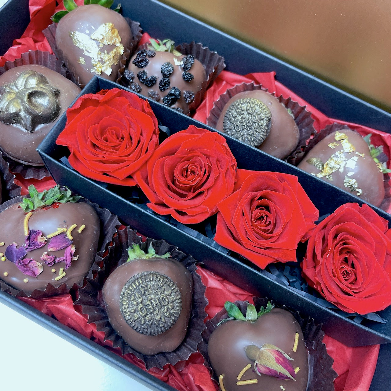 Chocolate Strawberries and Preserved Roses delivery box, same day delivery, Boxed Etenal Roses, Infinity Roses Box, Dessert Box delivery, chocolate strawberries roses, romantic gifts for her, romantic gifts for him, Valentine’s Day gifts for her, valentine’s day gifts for him