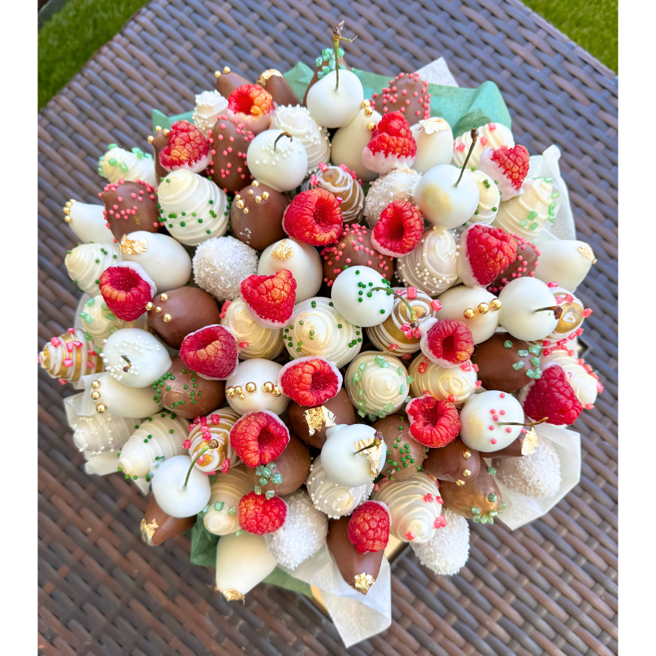 Allure Christmas Chocolate Strawberry Bouquet