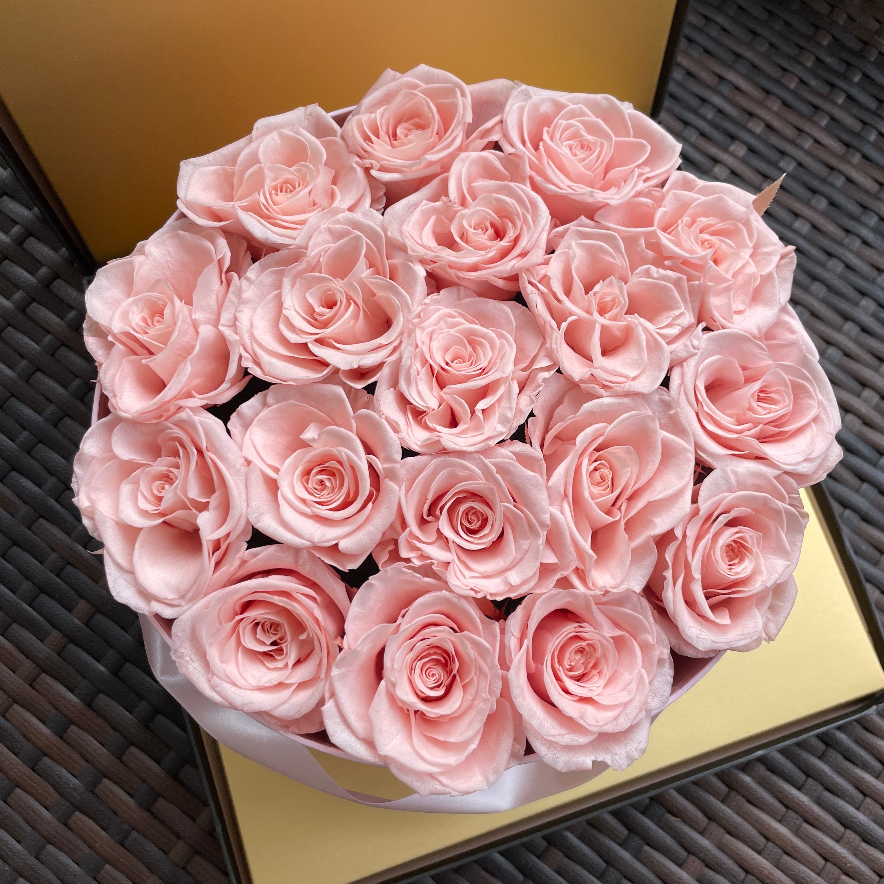 Preserved Roses Box 18 Pink