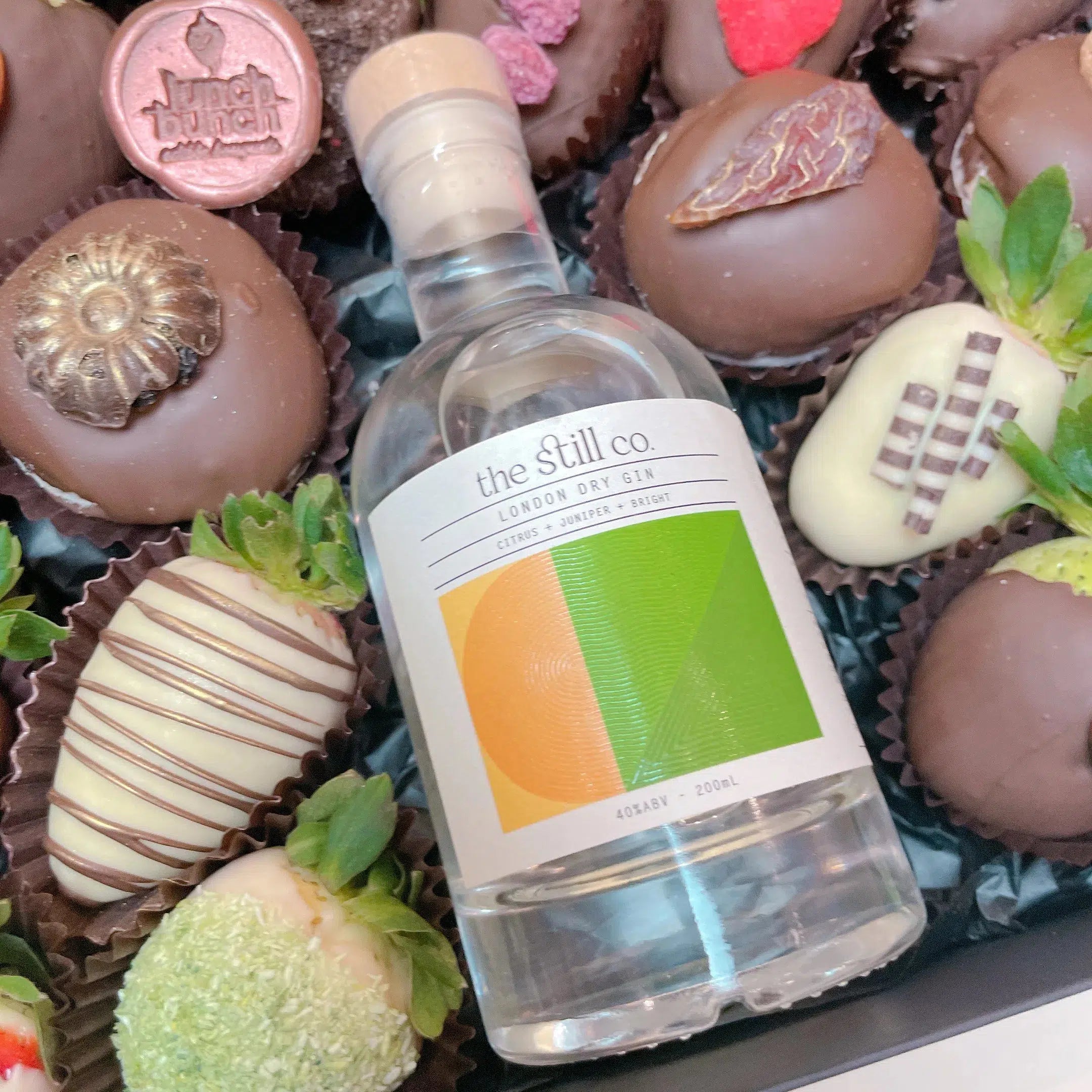 LONDON DRY GIN Donuts and Chocolate Strawberries Dessert Box