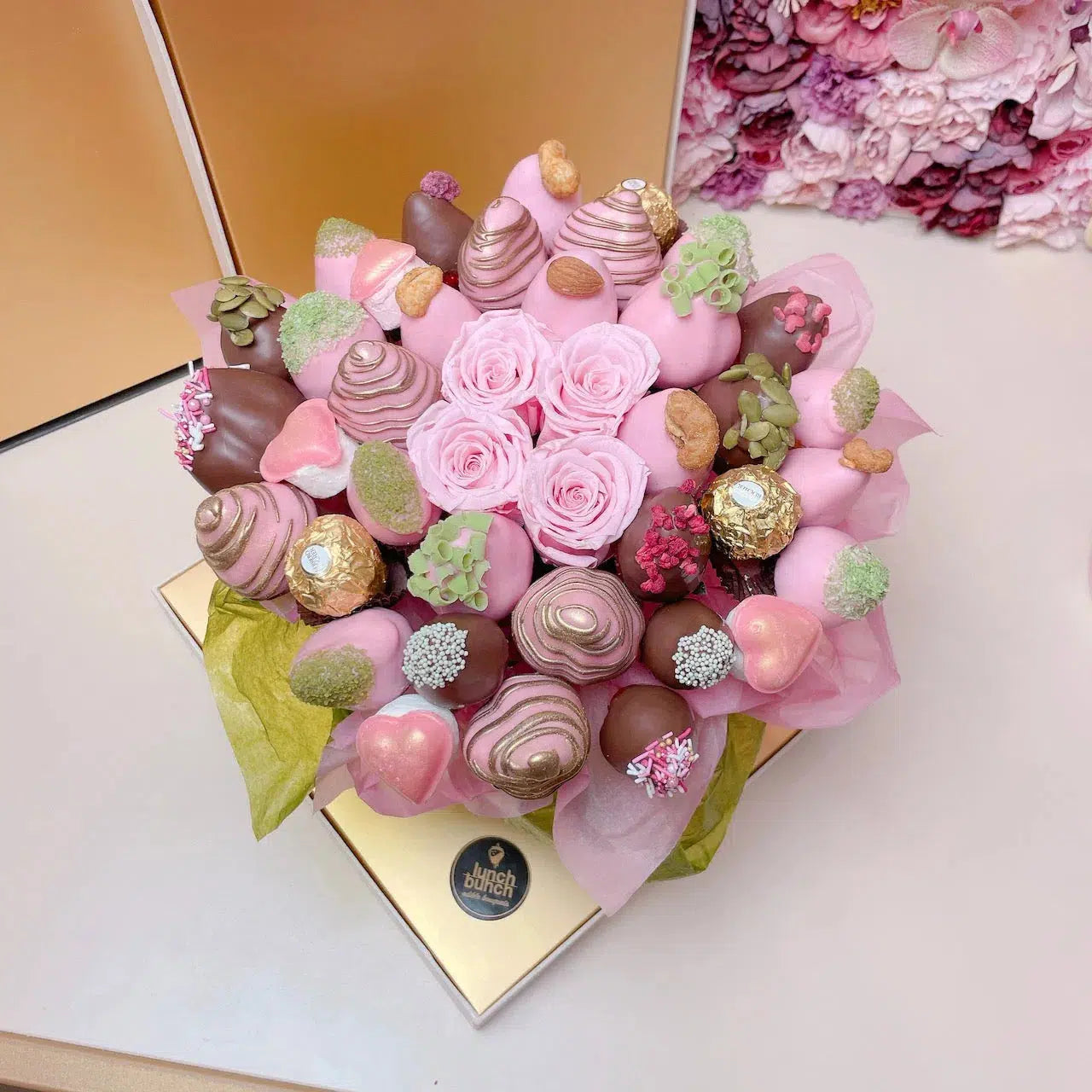 sugar flowers, how to make roses out of sugar, preserved roses, rose cake decoration, easy roses out of candy, edible bouquet, edible centerpiece, chocolate covered strawberries, chocolate covered strawberries.