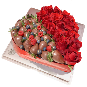 Love Heart Chocolate Roses is romantic gift for her, heart shape flowers box with chocolate and strawberry 