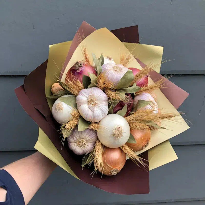 LUNCH BUNCH , EDIBLE BOUQUETS, rustic barn, veggies bouquets, onion bunch, edible bloom 