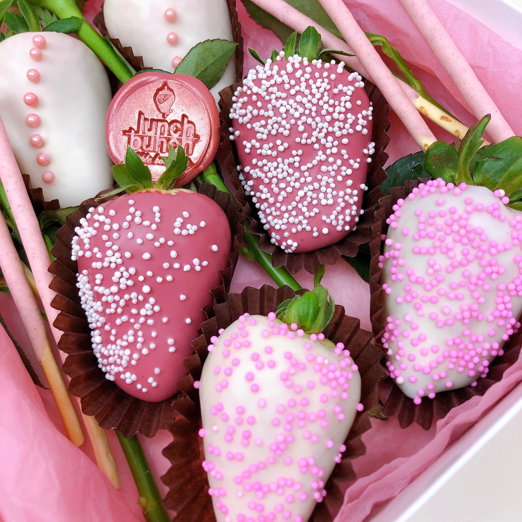 Same day delivery chocolate strawberries and roses in a gift box