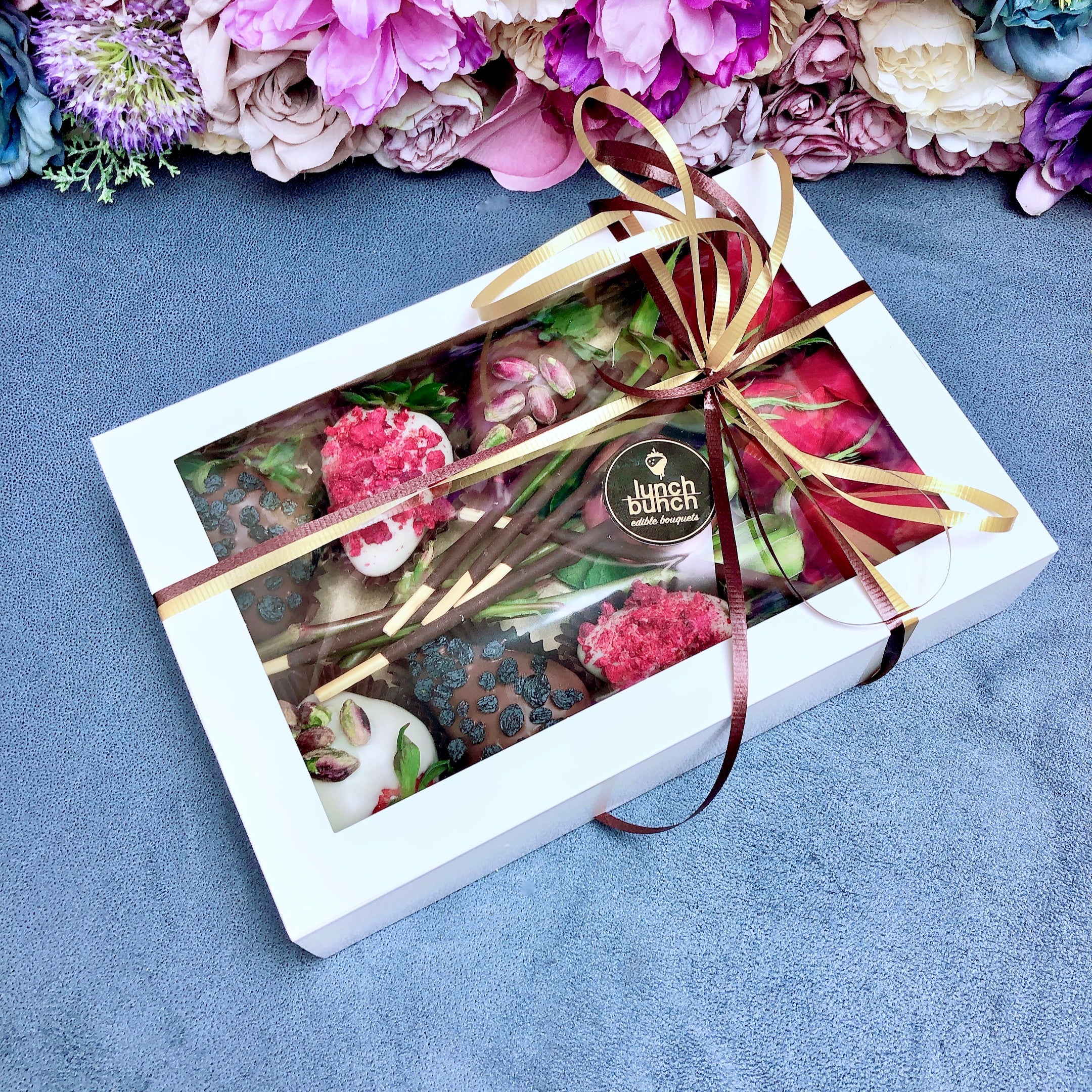 Roses and chocolate classic gift box
